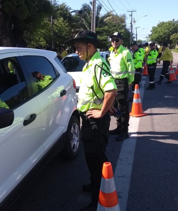 EQUIPES DO SMTT REALIZAM TRABALHOS EDUCATIVOS NO CENTRO DE Aquiraz